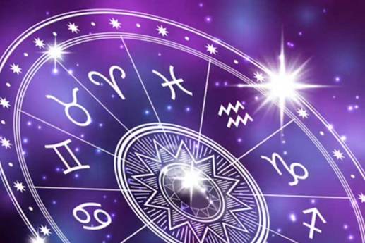 How Can the Top 10 Astrologer in Delhi Be Valuable to Your Personal Growth